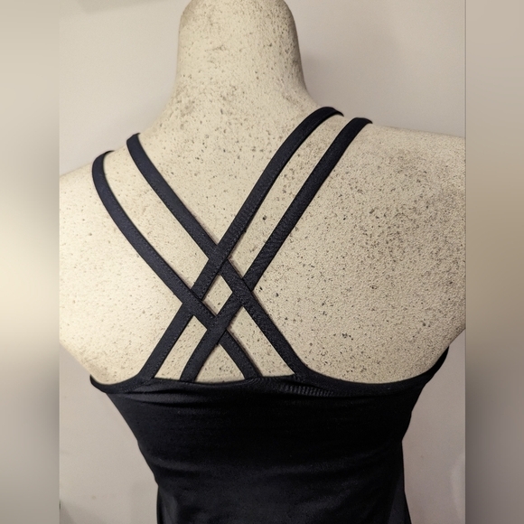 Merrell Women's black strappy active tank Size M - Picture 3 of 8